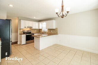 4907 Whisper Oak Dr in Trinity, NC - Foto de edificio - Building Photo