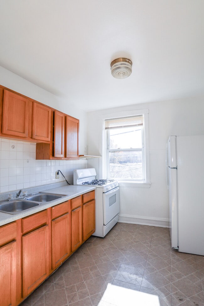 4051 W Melrose St, Unit #2N in Chicago, IL - Foto de edificio - Building Photo