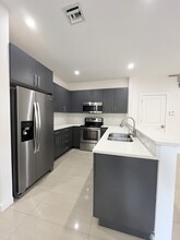 430 SE 16th St in Fort Lauderdale, FL - Building Photo - Building Photo