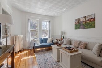 95 Beacon St, Unit 3 in Somerville, MA - Building Photo - Building Photo