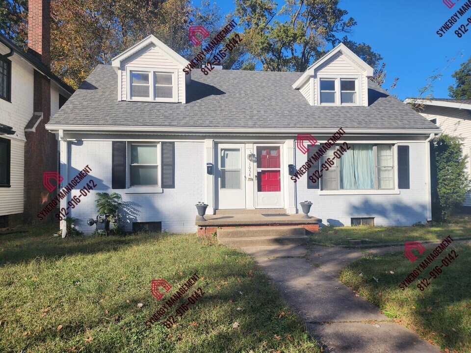 1054 Madison Ave in Evansville, IN - Building Photo