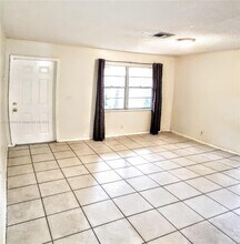 5939 NW 19th St in Lauderhill, FL - Building Photo - Building Photo
