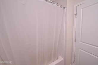 809 Thames Ct in Grand Forks, ND - Foto de edificio - Building Photo