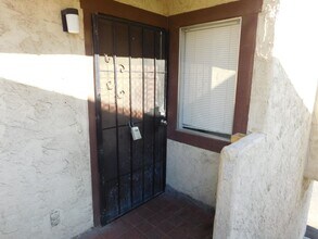 5003 Spencer St in Las Vegas, NV - Building Photo - Building Photo