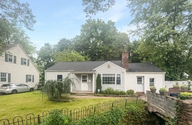 813 Mountain Ave