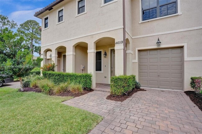 4659 Silver Saw Ln in Greenacres, FL - Building Photo - Building Photo