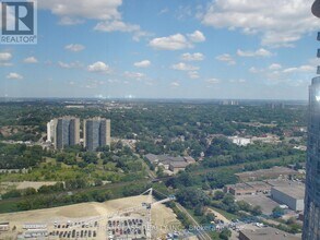 125 Village Green Square in Toronto, ON - Building Photo - Building Photo