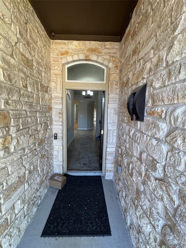 204 Wilderness Trail in Elgin, TX - Building Photo - Building Photo