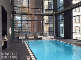 77 E Lake St, Unit 2 in Chicago, IL - Building Photo