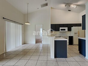 11906 Timberhill Dr in Riverview, FL - Building Photo - Building Photo