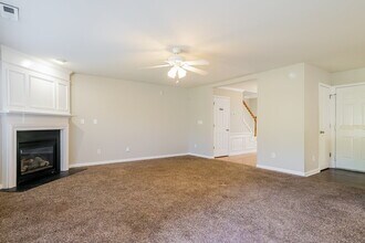 2043 Swimming Hole Cir in Raleigh, NC - Building Photo - Building Photo