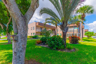 374 Piedmont H in Delray Beach, FL - Building Photo - Building Photo