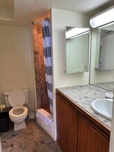 1700 Ala Moana Blvd in Honolulu, HI - Building Photo - Building Photo