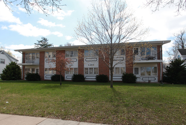 221 Lake St in Eau Claire, WI - Building Photo - Building Photo