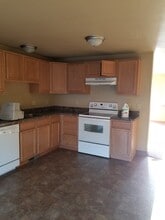 5357 NE Stephens St in Winchester, OR - Building Photo - Building Photo