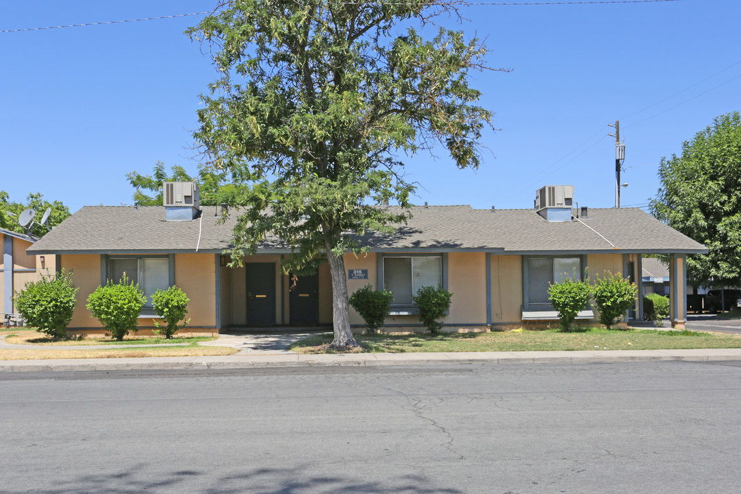 Merced West Apartments in Merced, CA - Foto de edificio