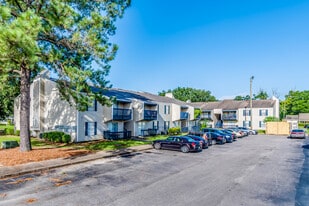 Brookley Pointe in Mobile, AL - Building Photo