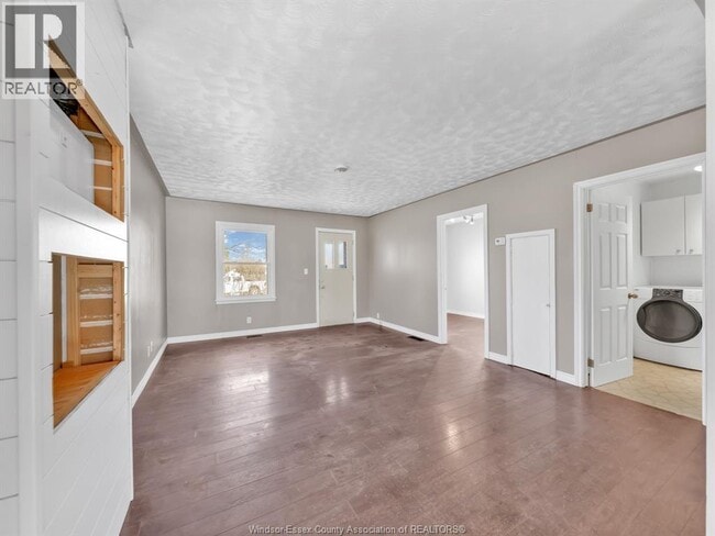 49 Delta Dr in Essex, ON - Building Photo - Building Photo