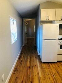 734 McDaniel St photo'