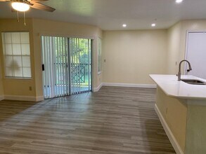 7220 Westpointe Blvd in Orlando, FL - Building Photo - Building Photo