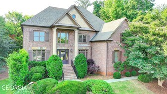 8920 Doral Dr in Duluth, GA - Building Photo