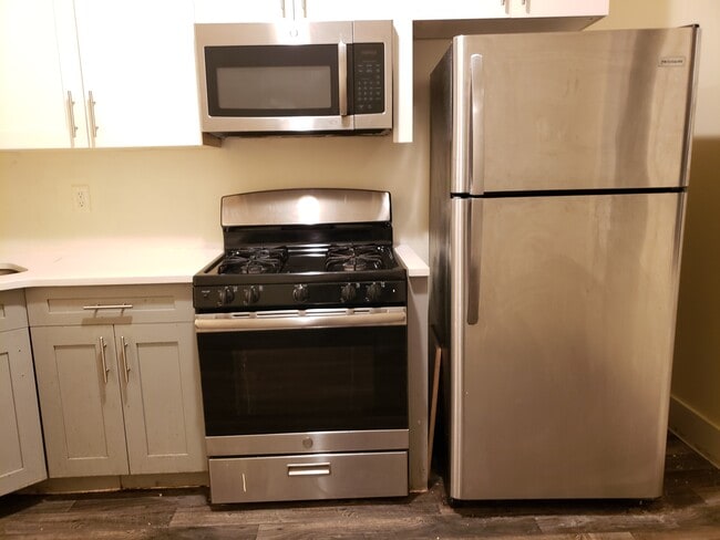 109 Woodlawn Ave, Unit 2