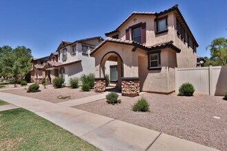 5861 E Grove Ave in Mesa, AZ - Building Photo - Building Photo