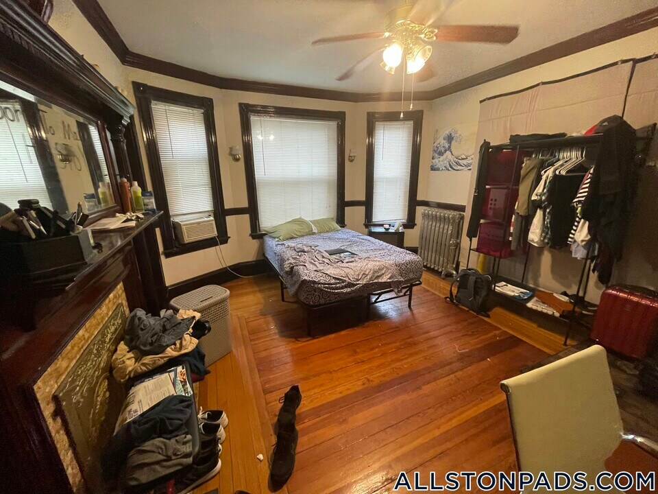 52 Coolidge Rd in Boston, MA - Building Photo