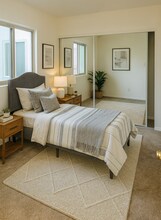 5422 Adobe Falls Rd in San Diego, CA - Building Photo - Building Photo