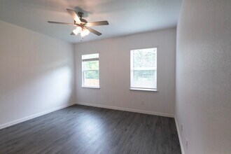 3620 Hawker Wy in Dallas, TX - Building Photo - Building Photo
