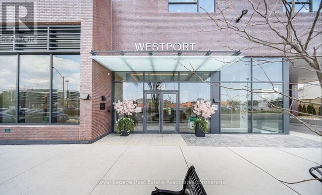 28 Ann St in Mississauga, ON - Building Photo - Building Photo