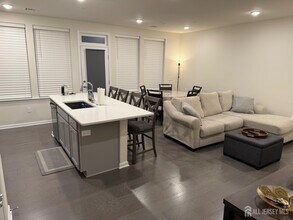 307 Peyton Pl in New Brunswick, NJ - Building Photo - Building Photo
