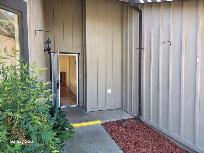 3950 Running Bear Way in Antelope, CA - Building Photo - Building Photo