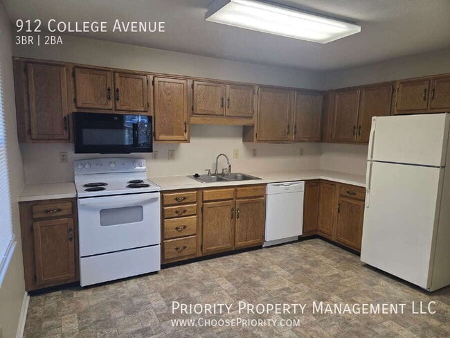 property at 912 College Ave
