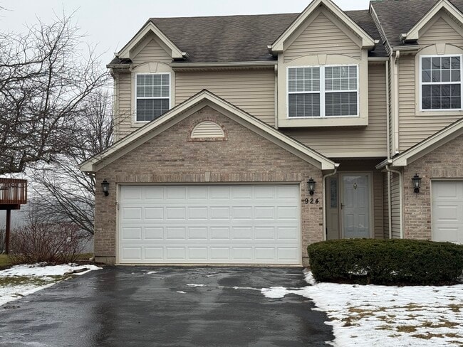 property at 924 Windstone Ct