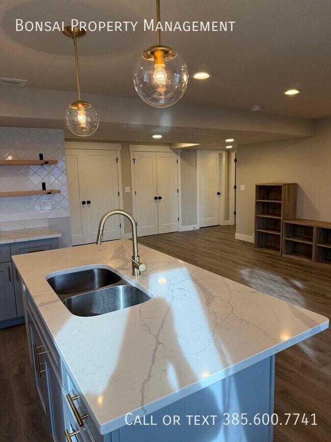 1489 W Stone Gate Dr in Saratoga Springs, UT - Building Photo - Building Photo