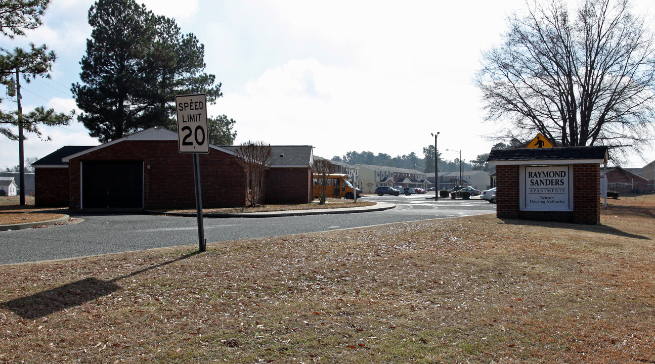 Raymond Sanders Apartments in Benson, NC - Building Photo