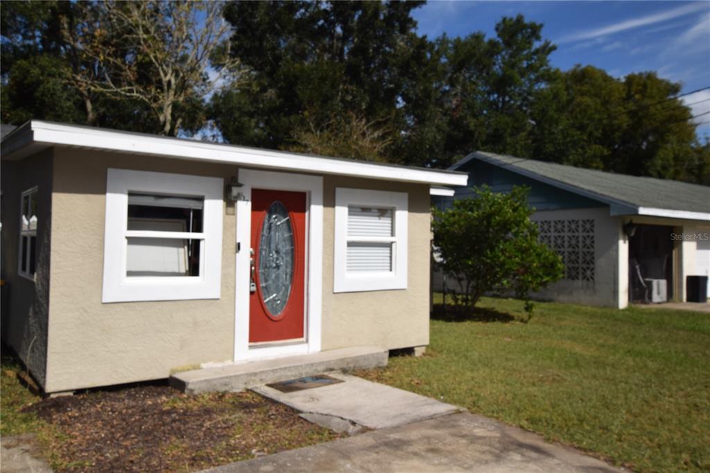 317 E Barnes Ave in Eustis, FL - Building Photo