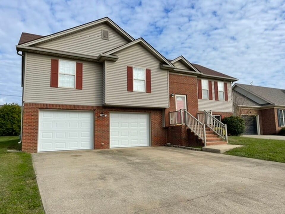 2054 Osprey Cove Ave in Shelbyville, KY - Building Photo