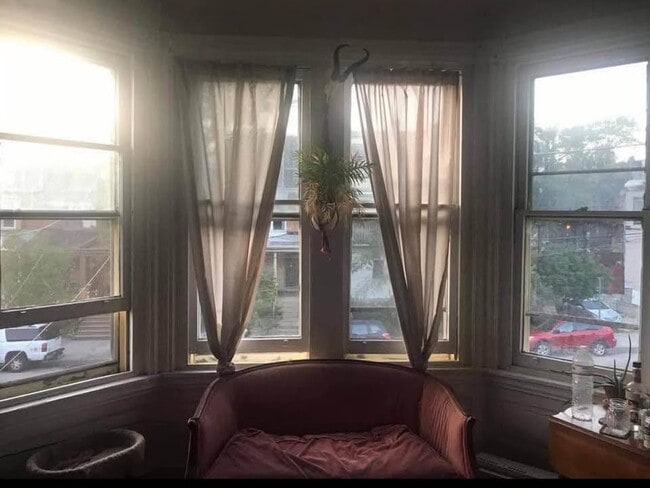 4822 Florence Ave, Unit Studio 2F lots of light