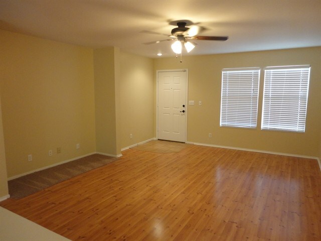633 Indian Row Ct in Henderson, NV - Building Photo - Building Photo