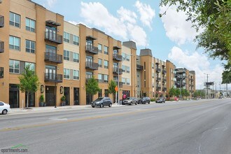 1800 Broadway in San Antonio, TX - Foto de edificio - Building Photo