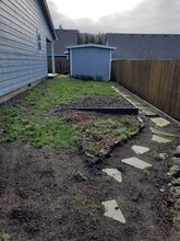 1464 Ryan Dr in Silverton, OR - Building Photo - Building Photo