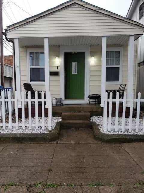property at 103 E 4th St