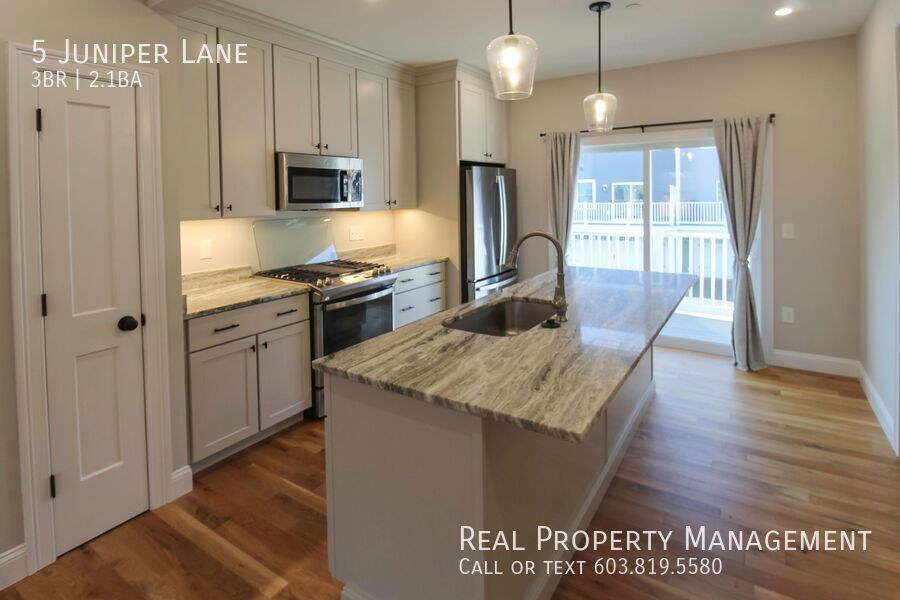 5 Juniper Ln in Portsmouth, NH - Building Photo