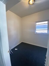 8752 S Saginaw Ave in Chicago, IL - Building Photo - Building Photo