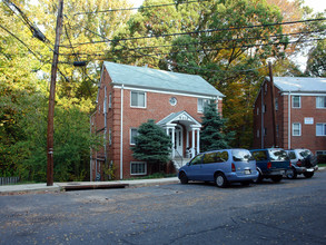 Roanoke Avenue Apartments in Silver Spring, MD - Building Photo - Building Photo