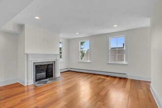 29 Central St in Manchester by the Sea, MA - Building Photo - Building Photo