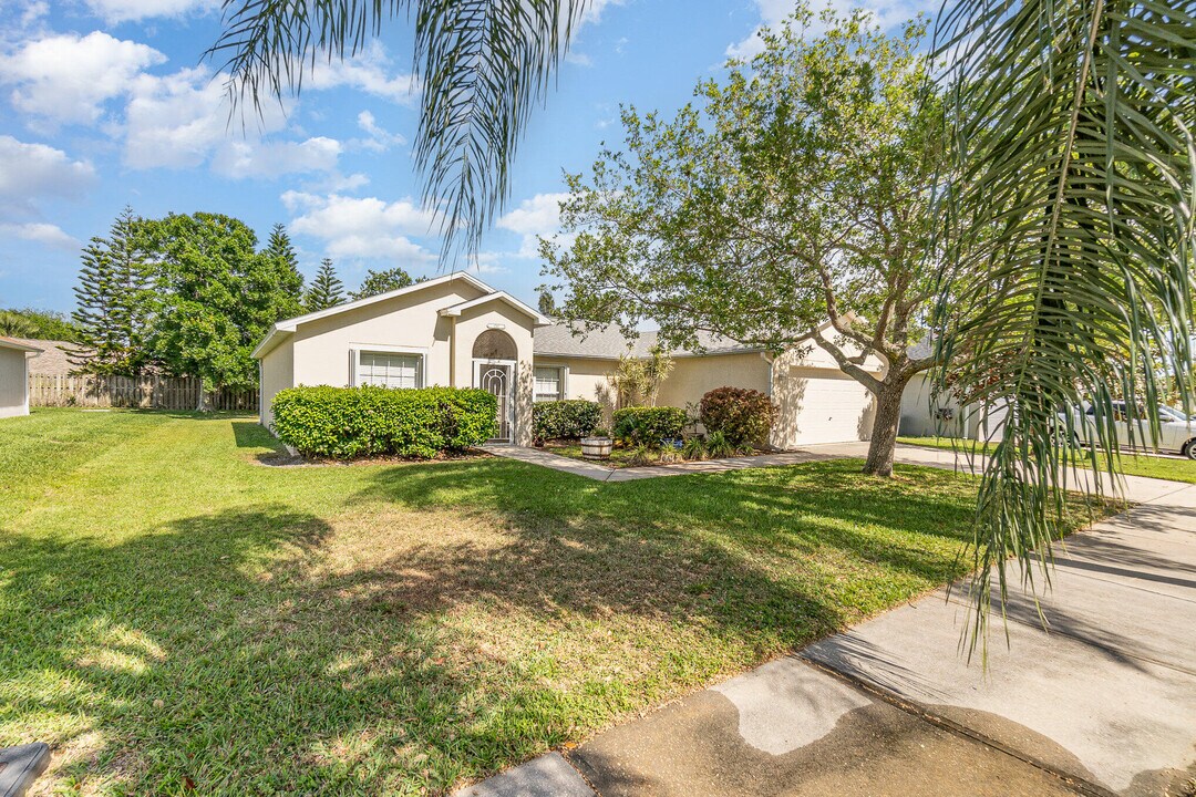 1742 Laramie Cir in Melbourne, FL - Building Photo