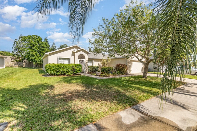 property at 1742 Laramie Cir